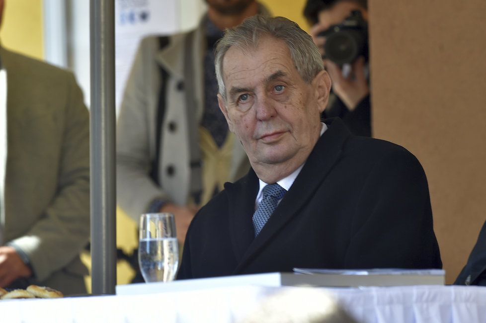 Miloš Zeman během diskuze s obyvateli města Kraslice na Sokolovsku. Navštívil jej druhý den své návštěvy Karlovarského kraje společně s Aší (20.3. 2019)