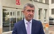 Premiér Andrej Babiš v Ústřední vojenské nemocnici.