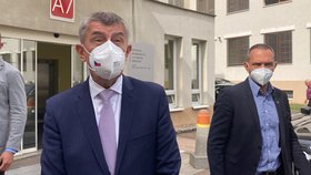 Premiér Andrej Babiš v Ústřední vojenské nemocnici.