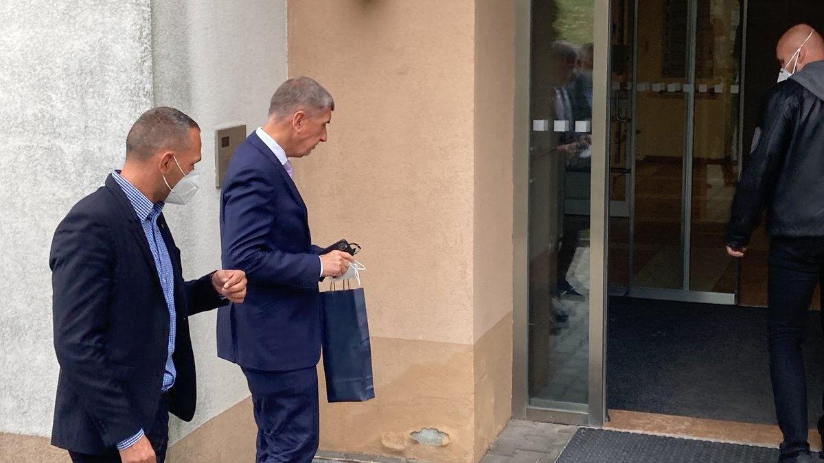 Premiér Andrej Babiš v Ústřední vojenské nemocnici. (16.9.2021)