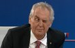 Miloš Zeman na TV Nova a mrknutí na Raye Korantenga během rozhovoru