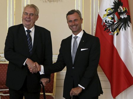 Zeman v minulosti přijal na Hradě i prezidentského kandidáta Norberta Hofera.