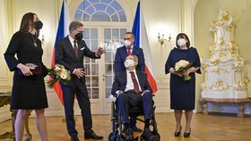 Novoroční oběd v Lánech 2022: Manželé Zemanovi a Fialovi se šéfem hradního protokolu Vladimírem Krulišem (2.1.2022)