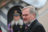 Fiala chce zahraniční témata koordinovat se všemi vrcholnými politiky. I přes odpor Zemana