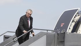 Prezident republiky Miloš Zeman letadlo armády také využívá.