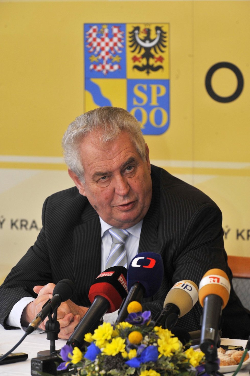 Miloš Zeman při tiskové konferenci, kde zakončil svou návštěvu Olomouckého kraje