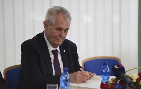 Miloš Zeman navštívil v Olomouckém kraji podnik Olma.