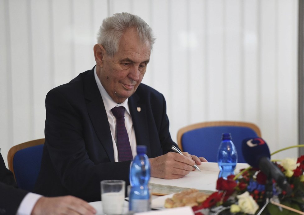 Miloš Zeman navštívil v Olomouckém kraji podnik Olma.