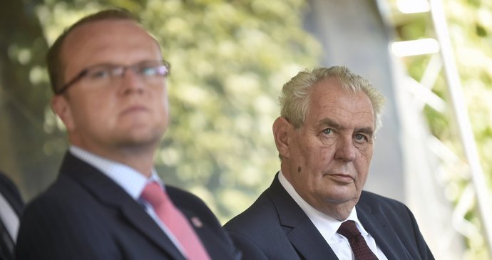 Miloš Zeman v Jevíčku na Svitavsku, vlevo hejtman Martin Netolický (ČSSD)