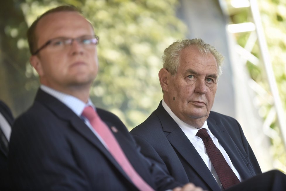 Miloš Zeman v Jevíčku na Svitavsku, vlevo hejtman Martin Netolický (ČSSD)