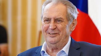 Zeman: Jsem pro další dodávky zbraní Ukrajině i výcvik ukrajinských vojáků v Česku