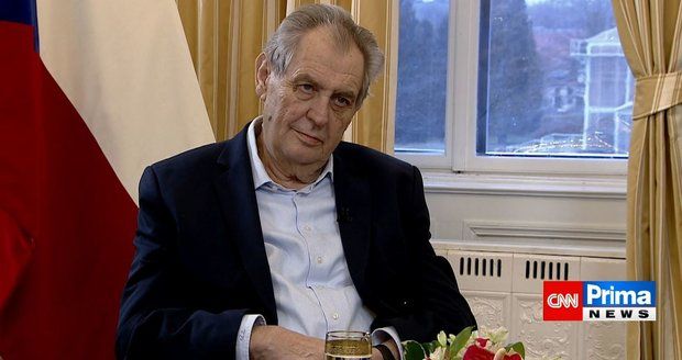 Vyšetřování spisu o Vrběticích? Úsměvná špionománie, míní Zeman. A dal na radu Blesku