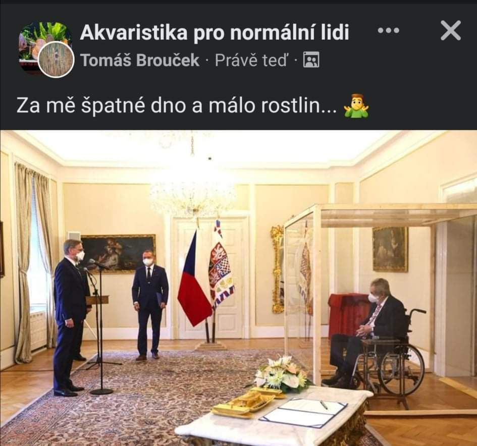Internet zaplavily po jmenování Petra Fialy v Lánech vtipy na prezidenta Miloše Zemana, který byl kvůli covidu za plexisklem.