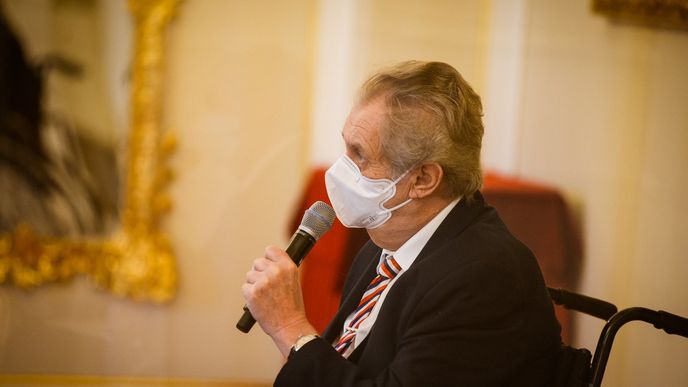 Prezident Miloš Zeman jmenoval na zámku v Lánech předsedou vlády šéfa ODS Petra Fialu Prezident Miloš Zeman jmenoval na zámku v Lánech předsedou vlády šéfa ODS Petra Fialu