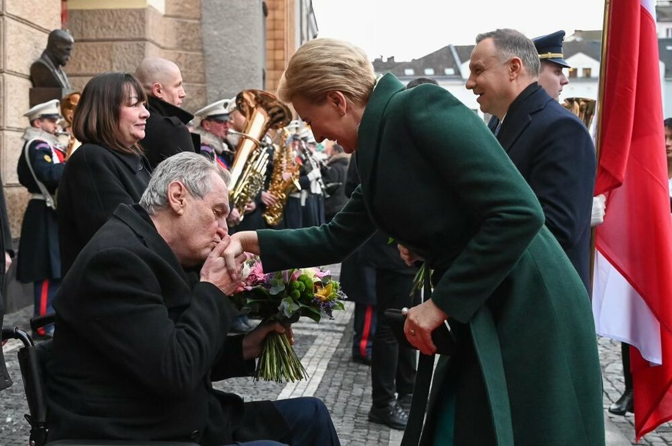 Miloš Zeman a Andrzej Duda s manželkami v Náchodě. (24.1.2023)