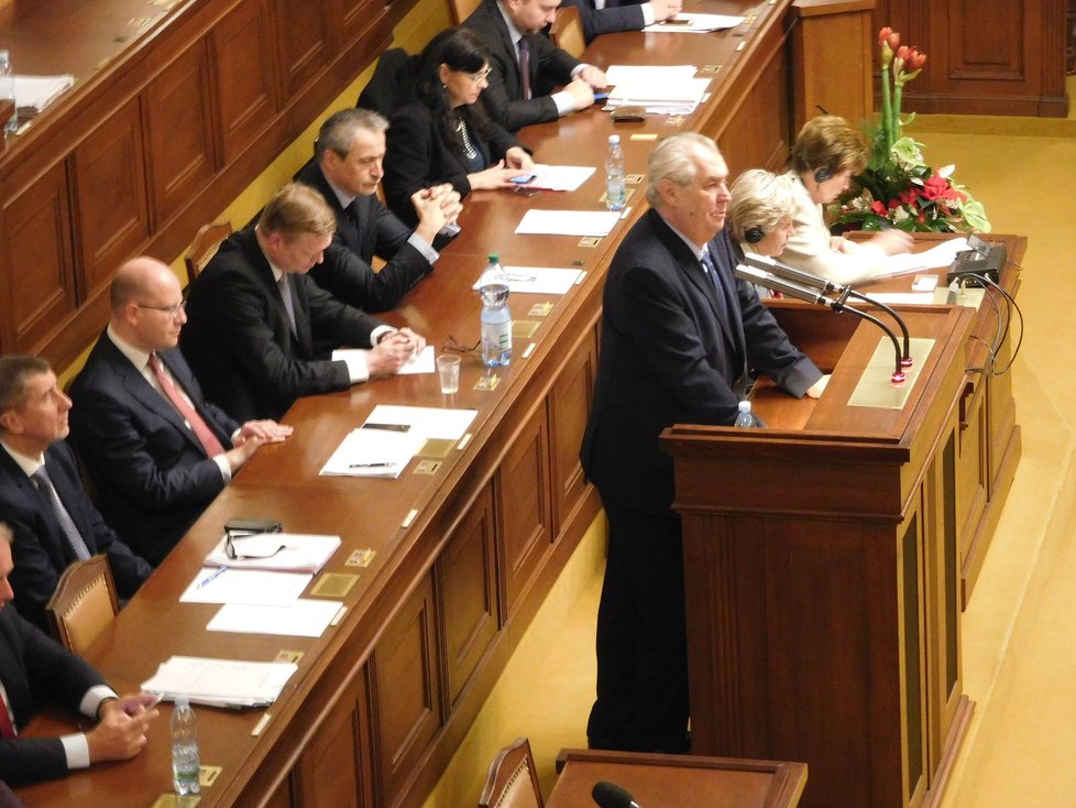 Prezident Miloš Zeman svolal zasedání Sněmovny na pondělí 20. listopadu.