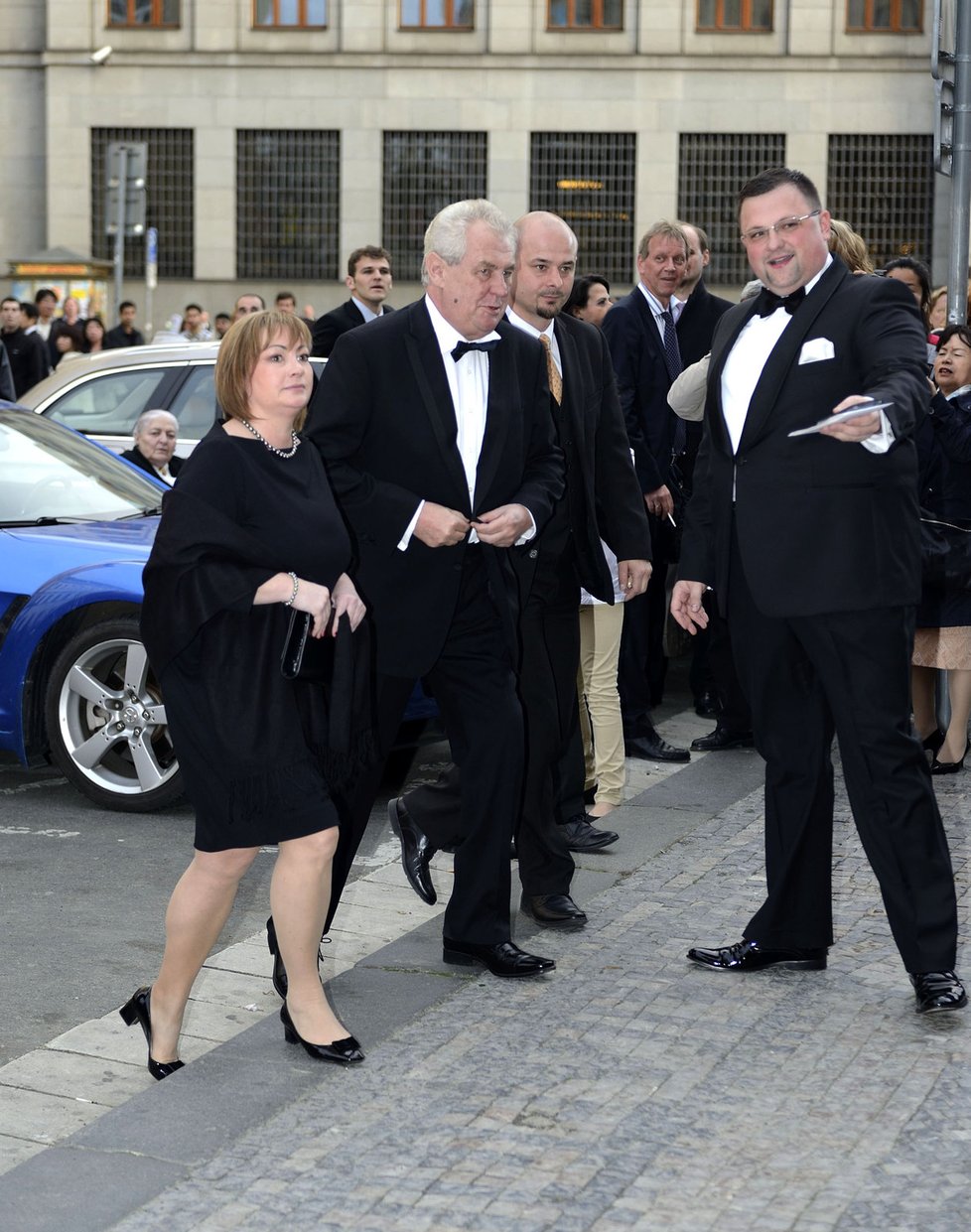 Miloš Zeman při příchodu do Obecního domu během zahájení Pražského jara