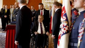 „Trest“ za stíhání Mynáře? Zeman jmenoval nové generály, šéfa olomoucké policie odmítl