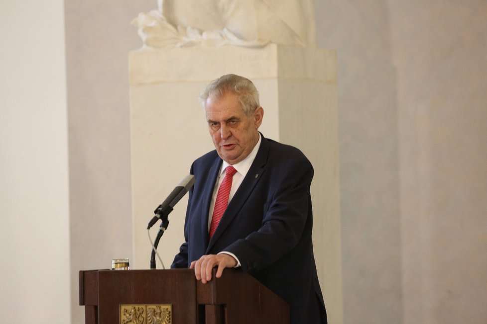 Miloš Zeman na Hradě 10. března 2017 potvrdil kandidaturu na prezidenta