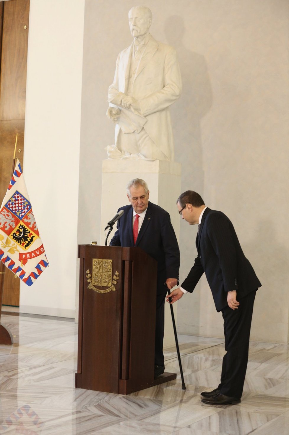 Miloš Zeman na Hradě 10. března 2017 potvrdil kandidaturu na prezidenta.