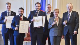 Miloš Zeman ocenil na Hradě vítěze soutěže Salon vín (21. 3. 2018).