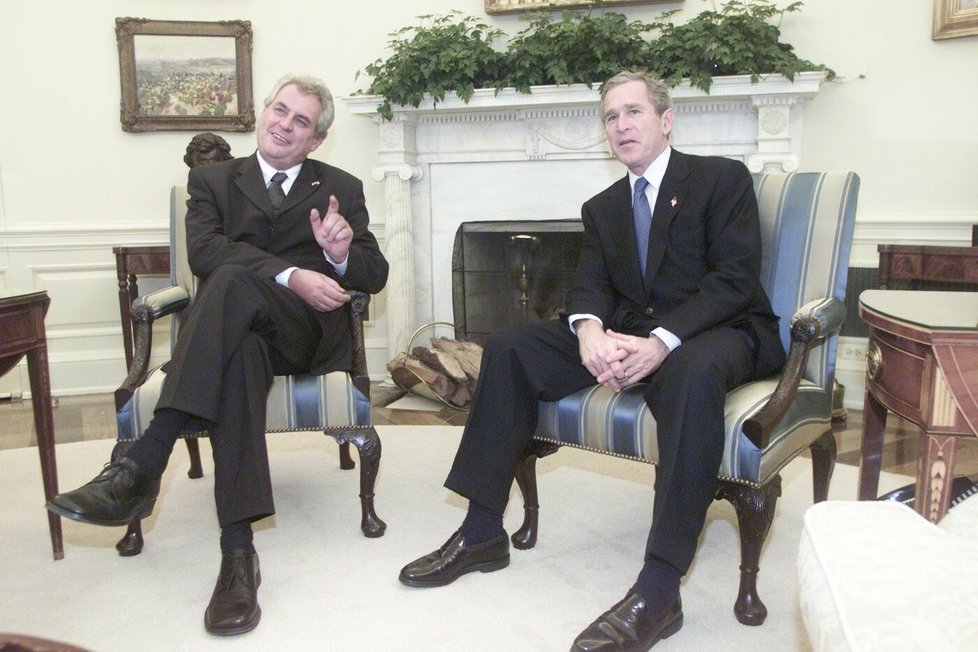 Miloš Zeman coby premiérem s tehdjším prezidentem USA Georgem Bushem v Bílém domě