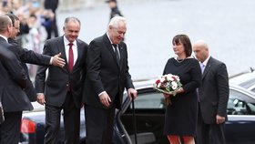 Slovenský prezident Andrej Kiska dorazil do Česka bez manželky, Miloše Zemana však paní Ivana doprovodila