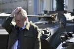 Prezident Zeman při návštěvě 13. dělostřeleckého pluku v Jincích na Příbramsku