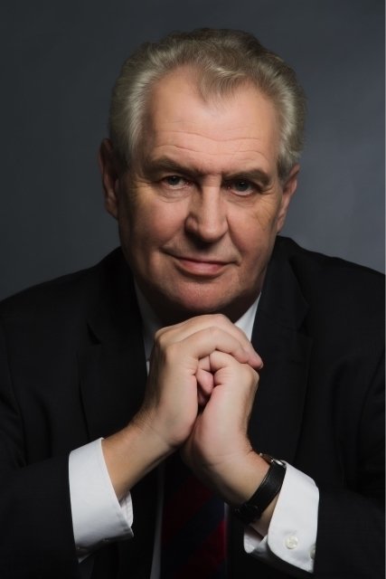 Oficiální portrét nastupujícho prezidenta Miloše Zemana: Neupravená verze
