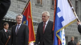 Miloš Zeman oplatil rakouskému prezidentovi Heinzi Fischerovi pozvání. V Rakousku byl český prezident letos v dubnu