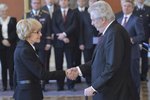 Prezident Zeman při jmenování ministrů Sobotkova kabinetu: S Helenou Válkovou