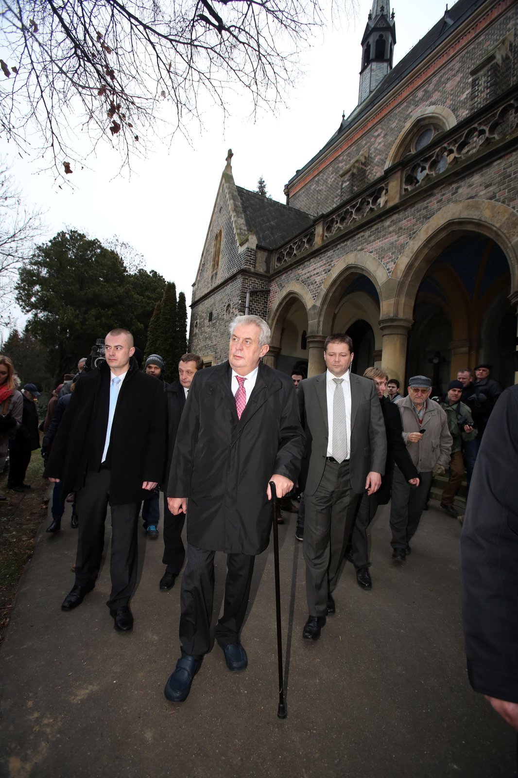 Miloš Zeman na vinohradském hřbitově