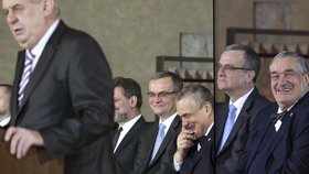 Inaugurační projev prezidenta Zemana notně pobavil ministry Kalouska a Schwarzenberga.