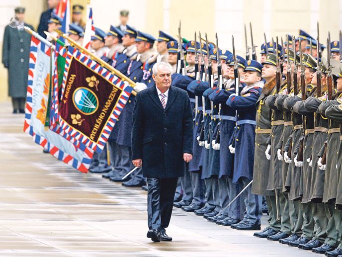 Inaugurace prezidenta Miloše Zemana 2013 - vojenská přehlídka