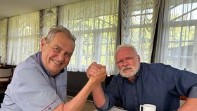 Exprezident Miloš Zeman poměřil síly se svým bývalým slovenským protějškem Ivanem Gašparovičem.