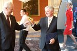 Premiér Rusnok dnes poobědval s Milošem Zemanem v Lánech, kam dorazila i kráska z VV Kateřina Klasnová