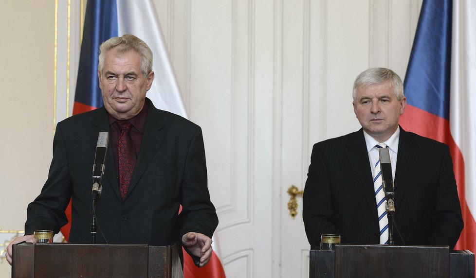 Prezident Zeman a premiér Rusnok během tiskové konference k situaci kolem dolu Paskov