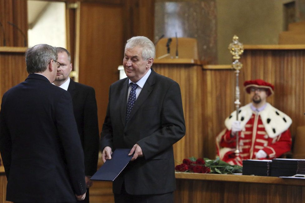 Prezident Miloš Zeman na ceremoniálu jmenování profesorů v Karolinu v roce 2013