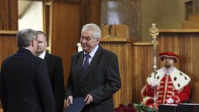 Prezident Miloš Zeman v době, kdy se ceremoniálu jmenování profesorů ještě neodmítal účastnit - v Karolinu v roce 2013.