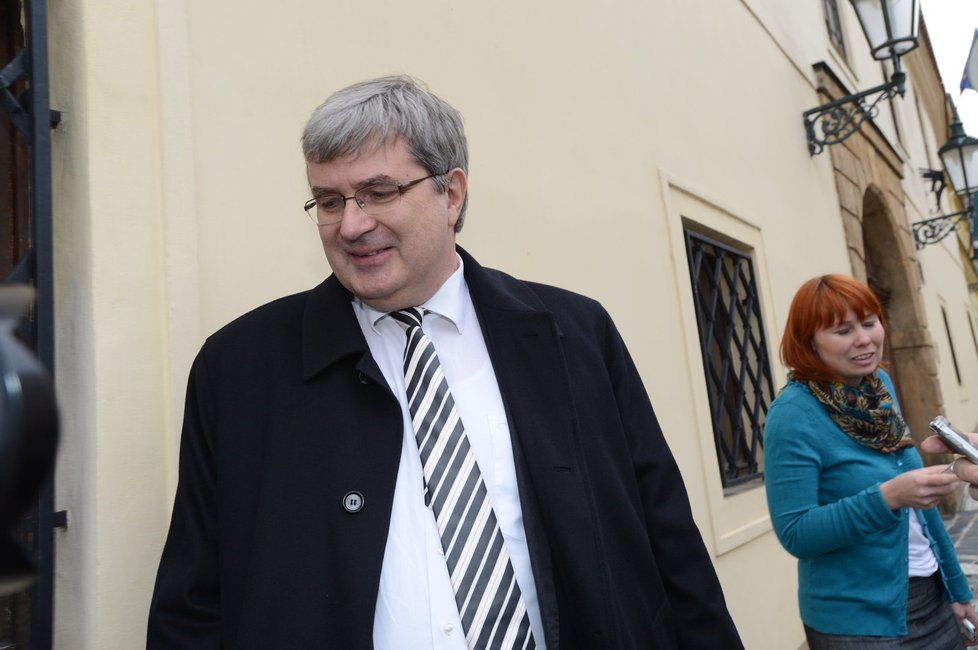 Za Zemanem do jeho prezidentské kanceláře dorazil i vlivný právník a šéf ČSTV Miroslav Jansta