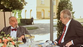Miloš Zeman a Karel Schwarzenberg v Lánech (17. 8. 2022)