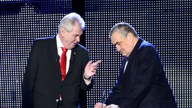 Miloš Zeman a Karel Schwarzenberg při prezidentské volbě