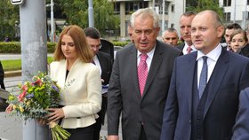 Miloš Zeman s dcerou a hejtmanem Michalem Haškem v září 2013