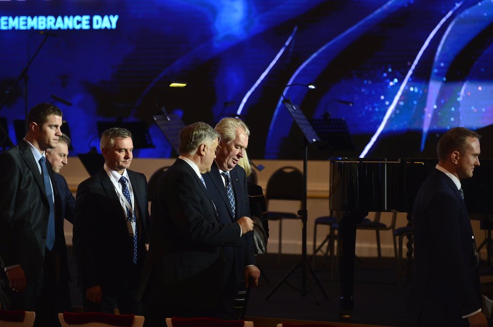 Prezident Miloš Zeman vystoupil na Hradě během kongresu při příležitosti výročí osvobození koncentračního tábora v Osvětimi