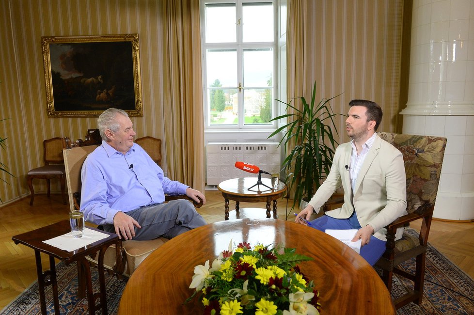 Miloš Zeman během natáčení 6. dílu pořadu S prezidentem v Lánech