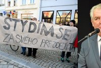 Na Zemanovi zatkli dva demonstranty: Ministr prověří postup policie!