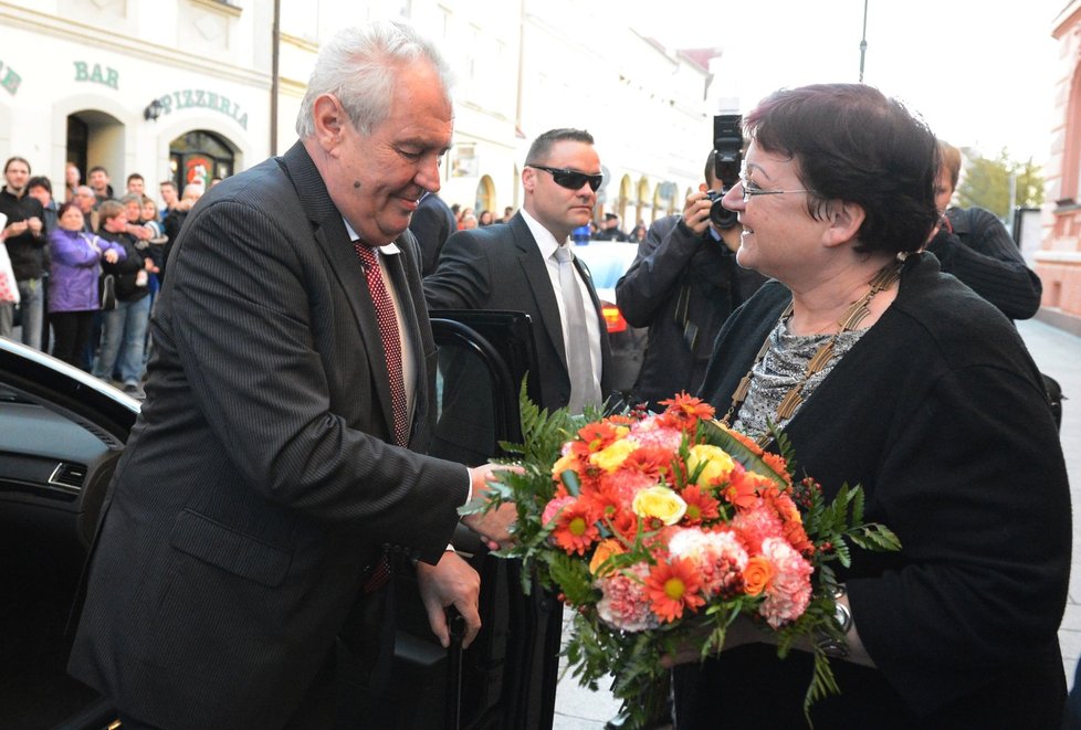 Miloš Zeman v Krnově: Přivítání od starostky Aleny Krušinové