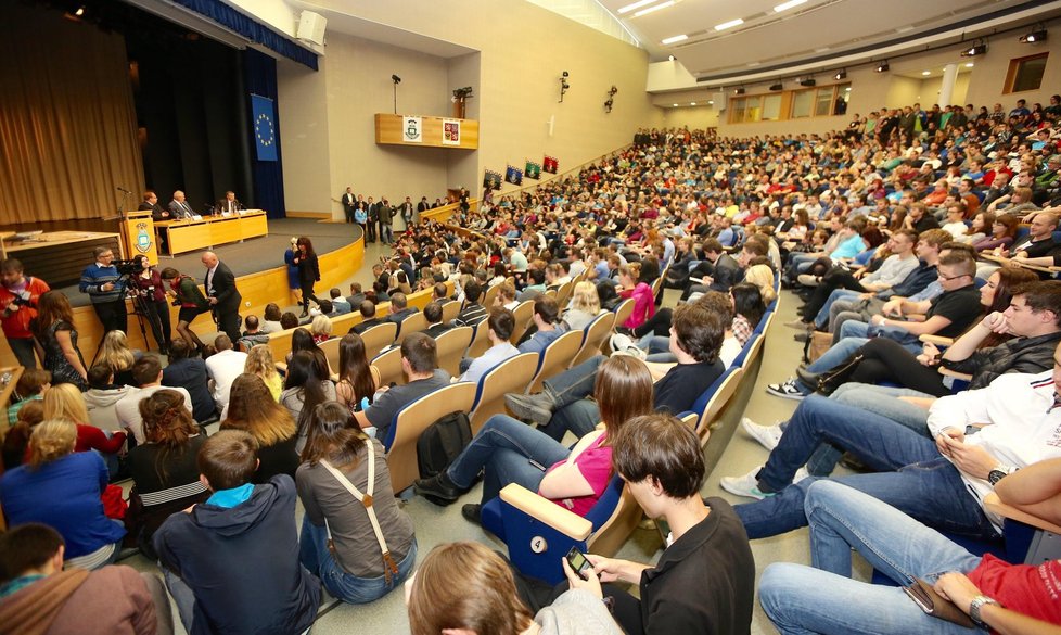 Prezident Miloš Zeman předstoupil v Ostravě před studenty univerzity