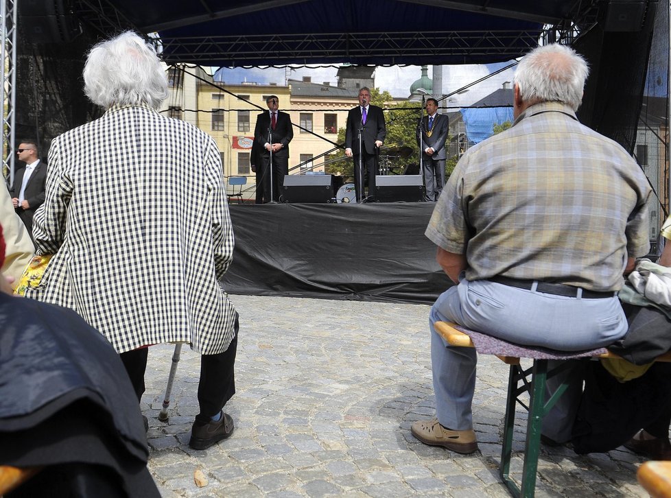 Miloš Zeman na Vysočině: Setkání s občany na Masarykově náměstí v Jihlavě