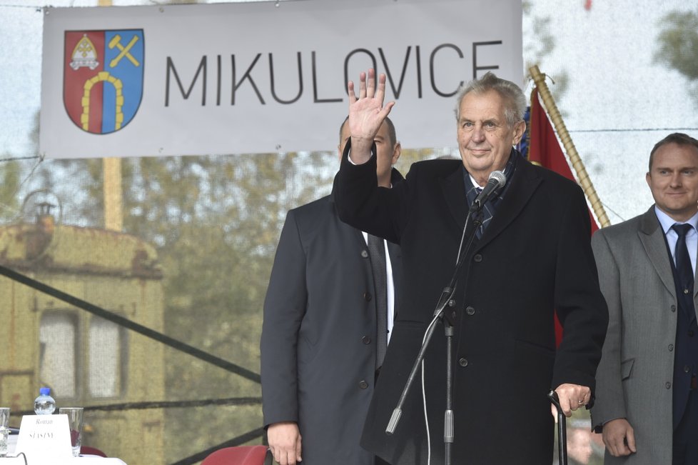 Miloš Zeman navštívil v Olomouckém kraji obec Mohelnice (26. 9. 2018).